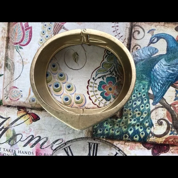 Matte Gold Hamptons Beach Vibe Bracelet - Picture 4 of 15